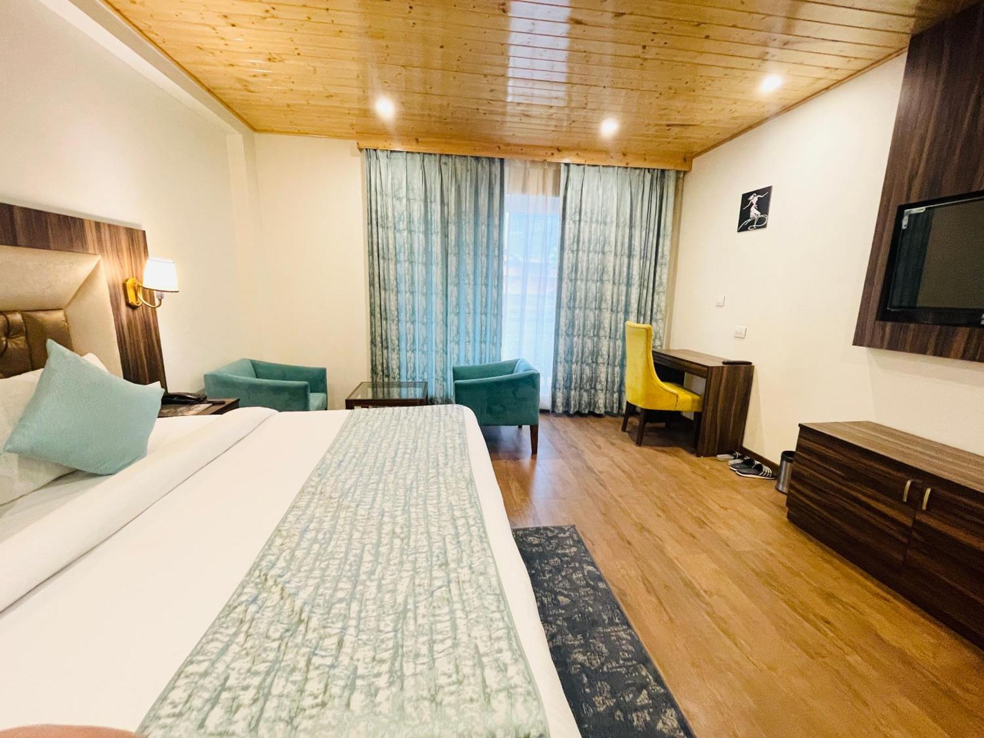 Отель Simsa Heights Manali Экстерьер фото