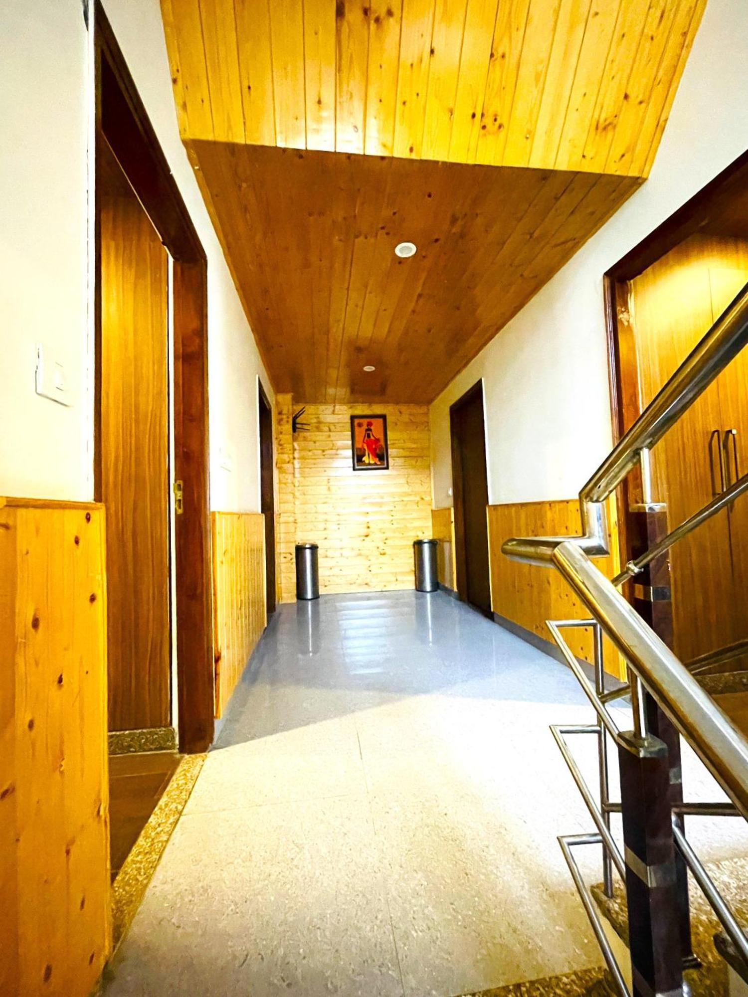 Отель Simsa Heights Manali Экстерьер фото