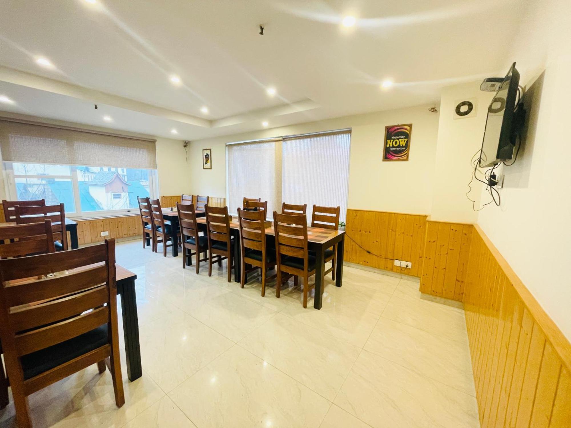 Отель Simsa Heights Manali Экстерьер фото